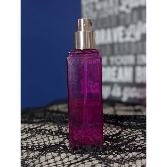 DISCONTINUED OG Victoria's Secret Very Sexy Touch Fragrance Mist 2.5 oz | 75 mL - Picture 3 of 5